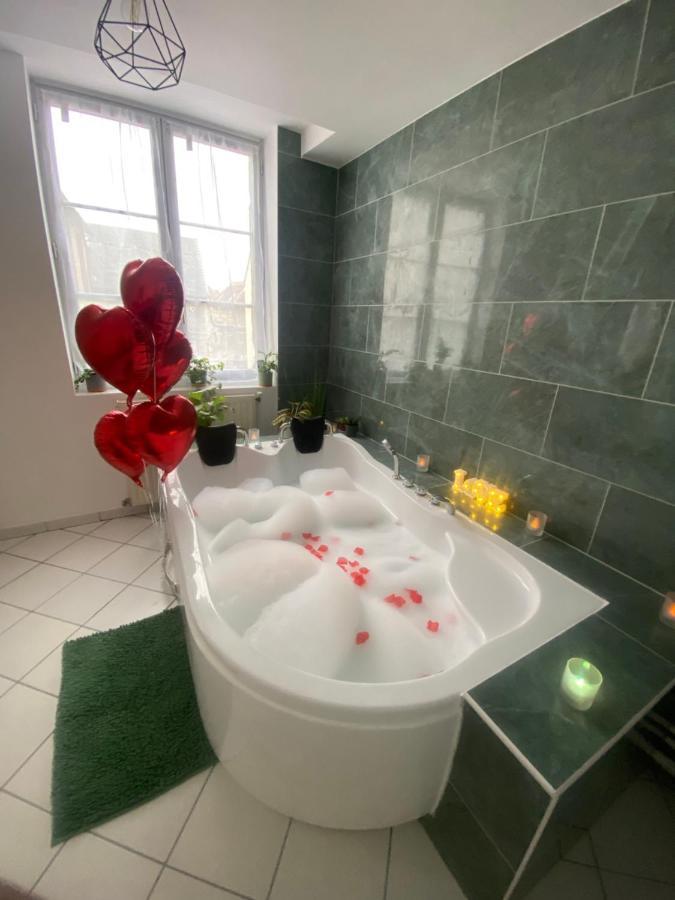 Evasion Tropicale - Studio Avec Spa, Cosy Et Renove Au Coeur De Soissons - 2 Pers 外观 照片